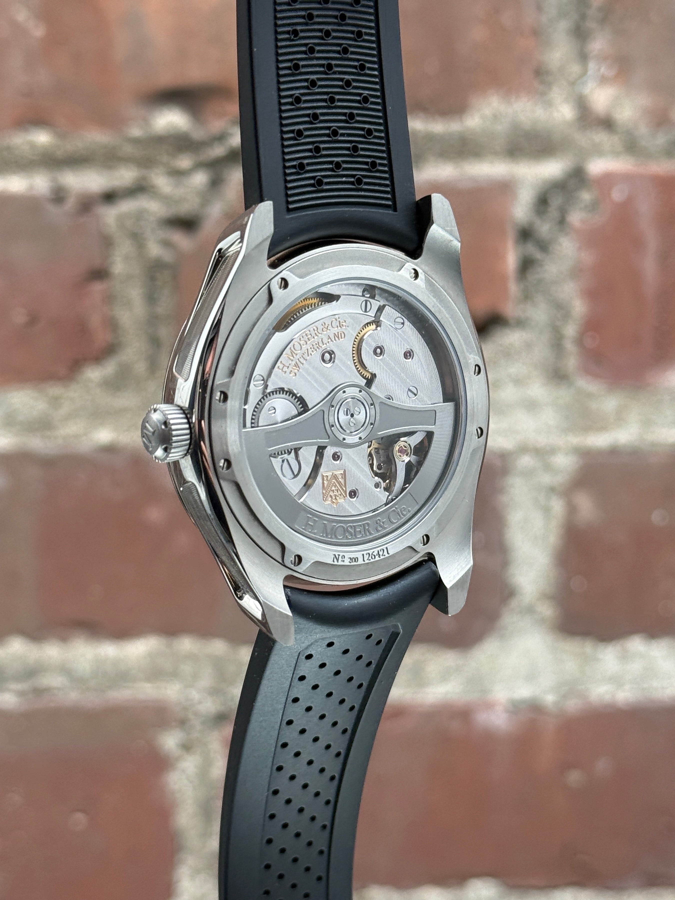 Excellent H.Moser & Cie. Pioneer Centre Seconds Mega Cool Blue Lagoon 3200-1214 | steel blue