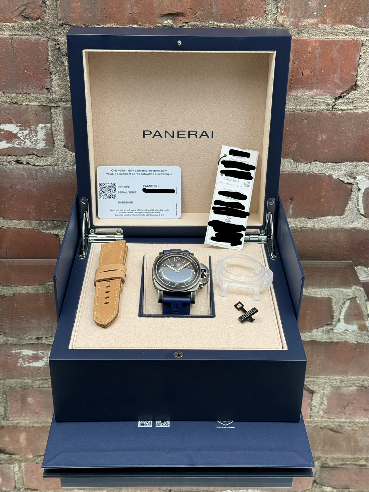 Mint Panerai Luminor Venticinque PAM 02025 | Steel Blue