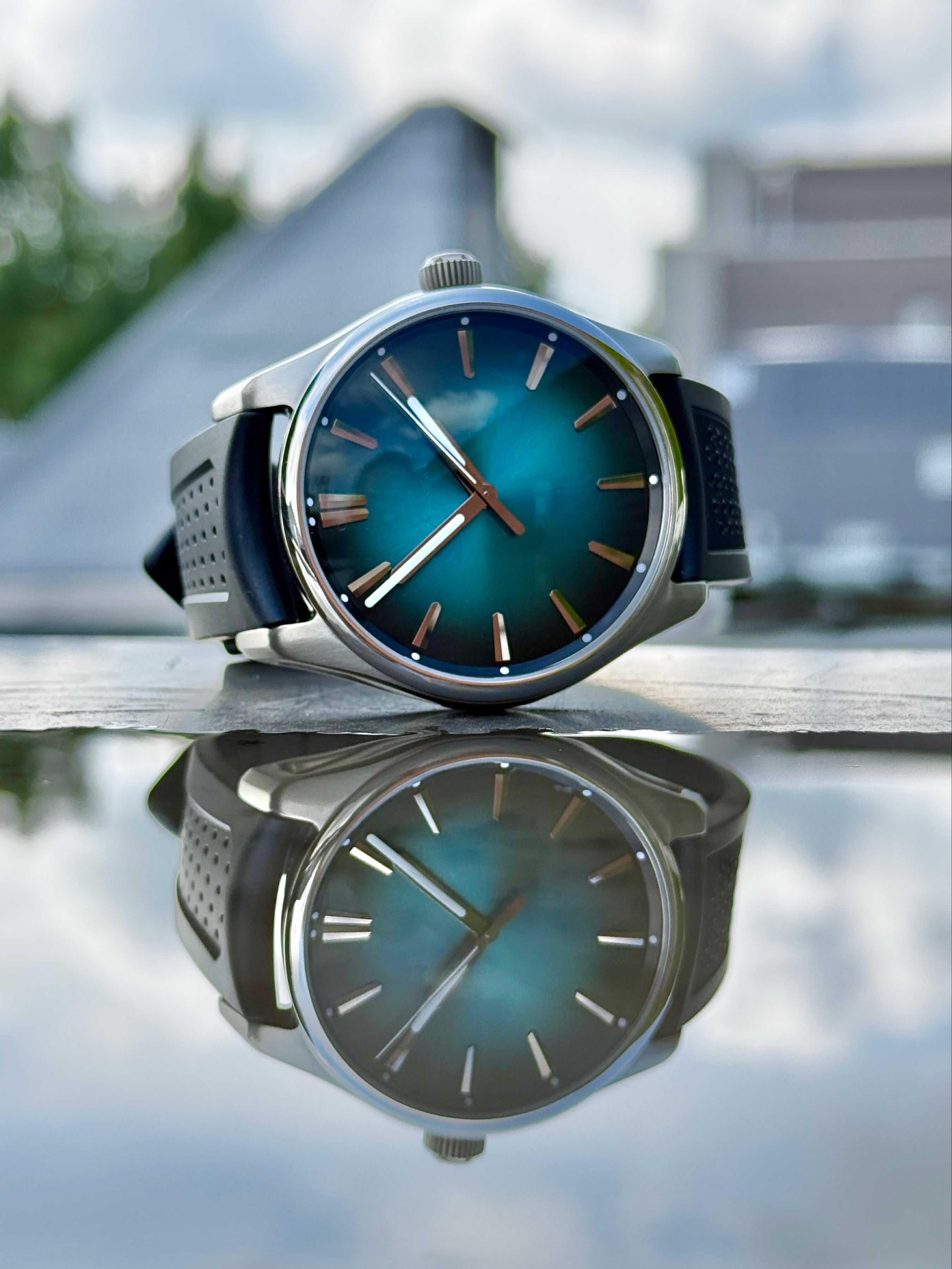 Excellent H.Moser & Cie. Pioneer Centre Seconds Mega Cool Blue Lagoon 3200-1214 | steel blue
