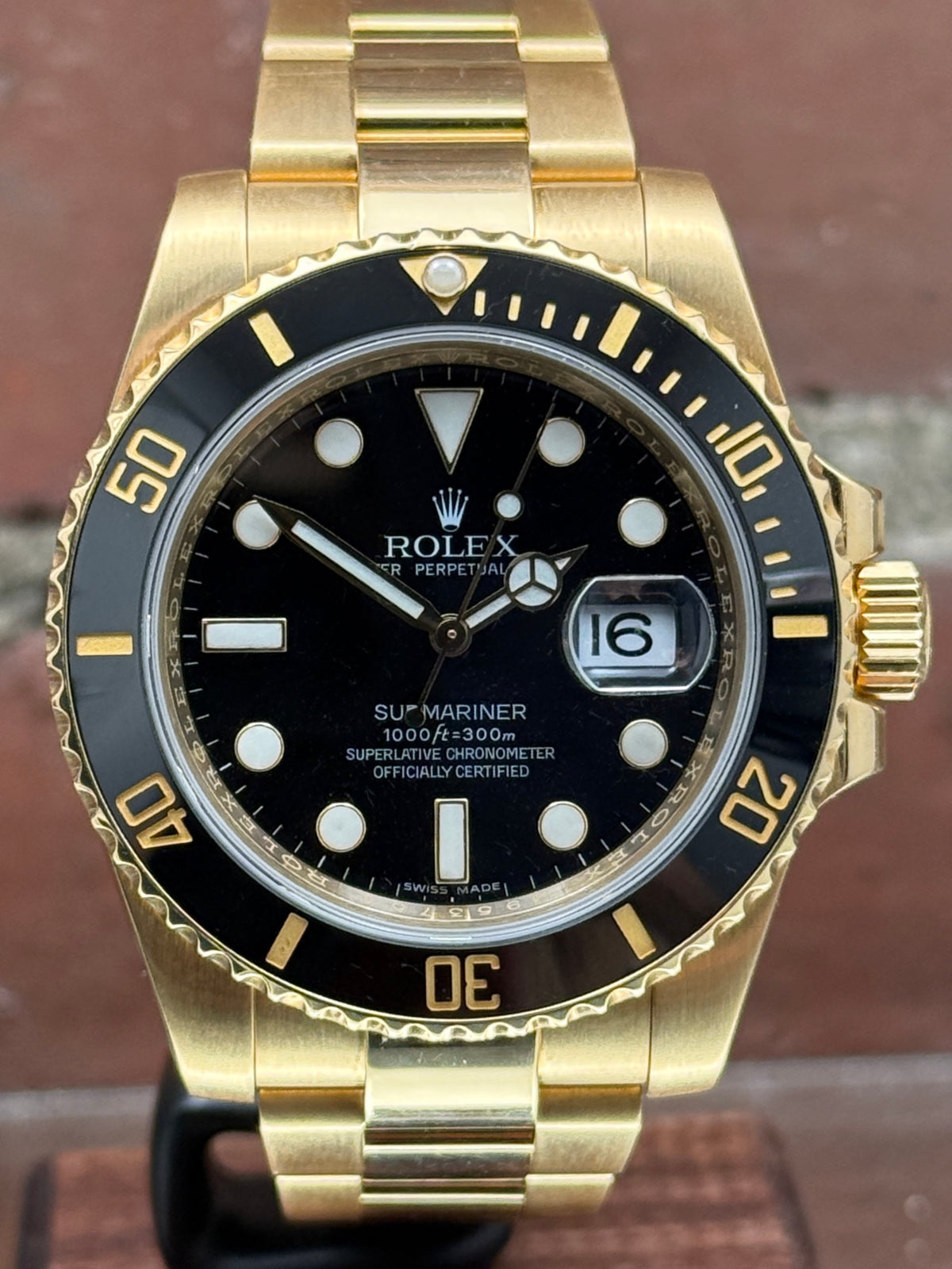 Pre-owned Rolex Submariner Date 116618LN | Yellow gold Black