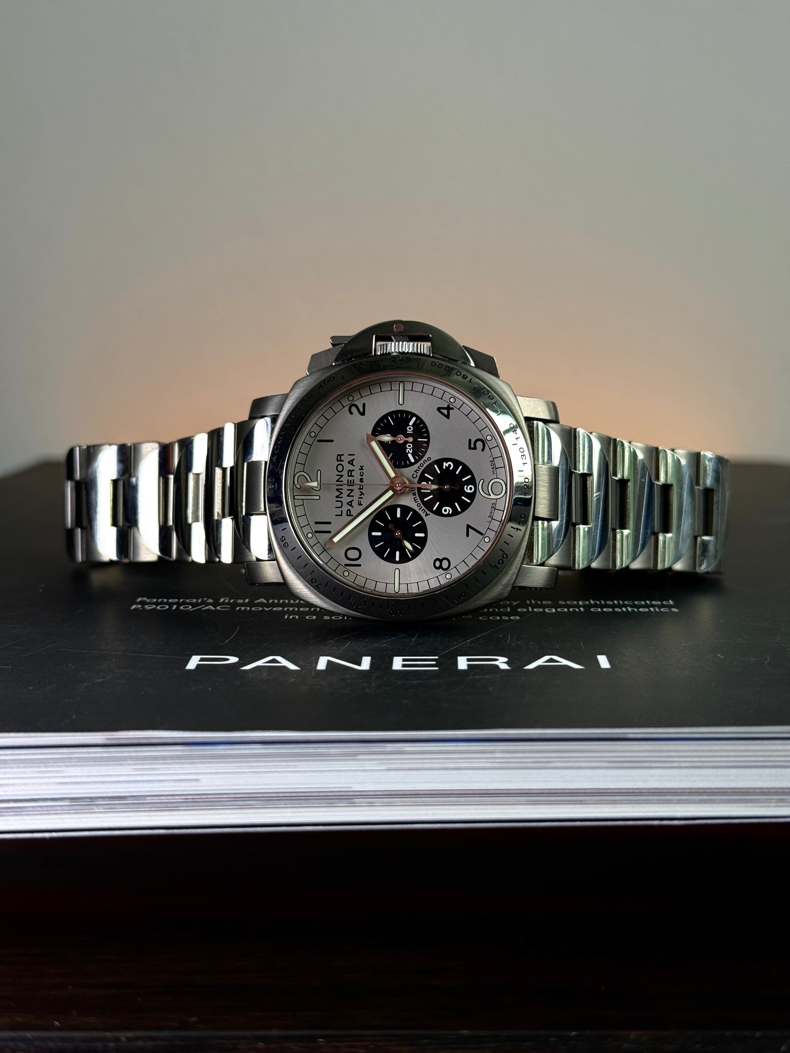 Pre-owned Panerai Luminor PAM 00060 | Titanium Silver