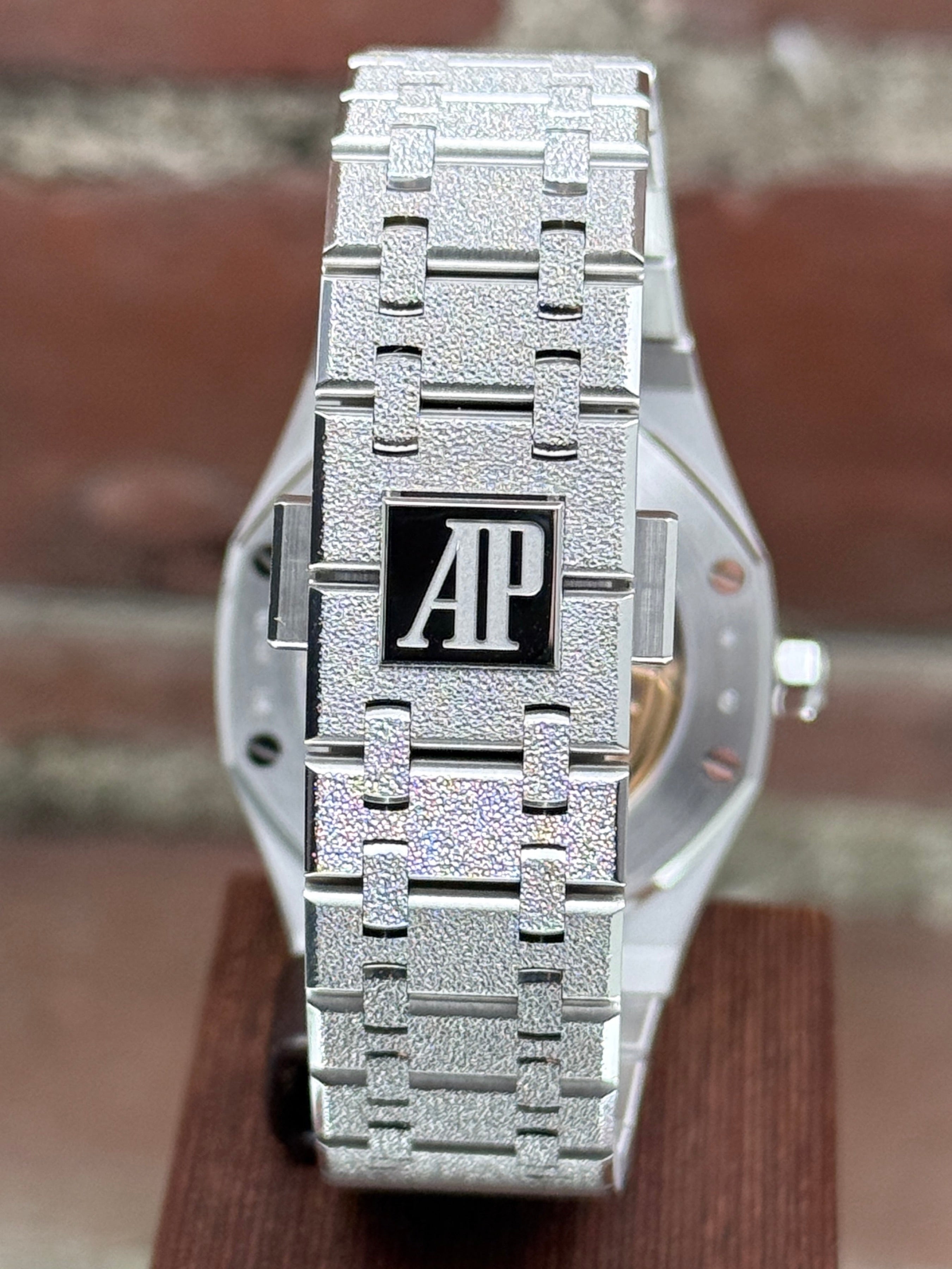 Brand new Audemars Piguet Royal Oak Lady Frosted Quartz 77450BC.GG.1361BC.01 | White gold Rhodium-plated