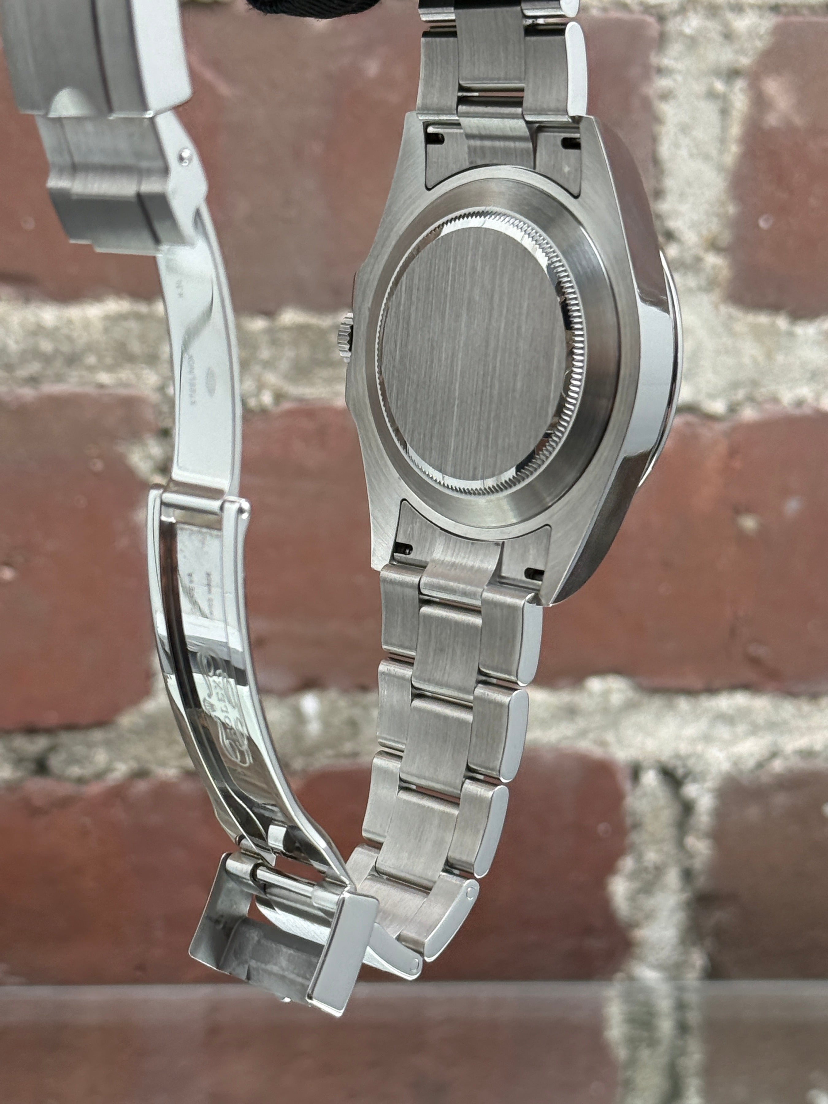 Pre-owned Rolex Explorer II 226570 | Steel White