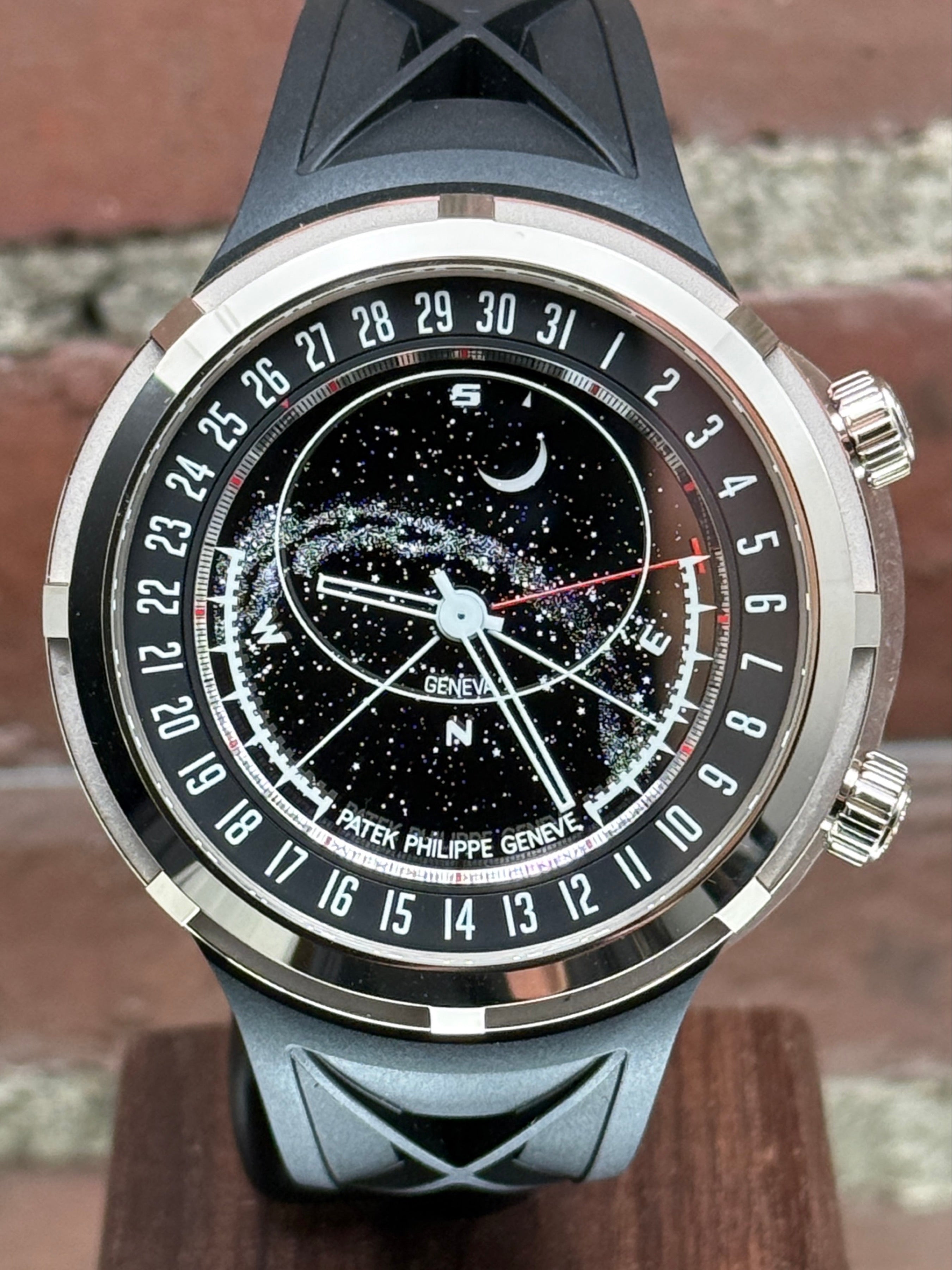 Brand new Patek Philippe 6105G 6105 | N/A N/A