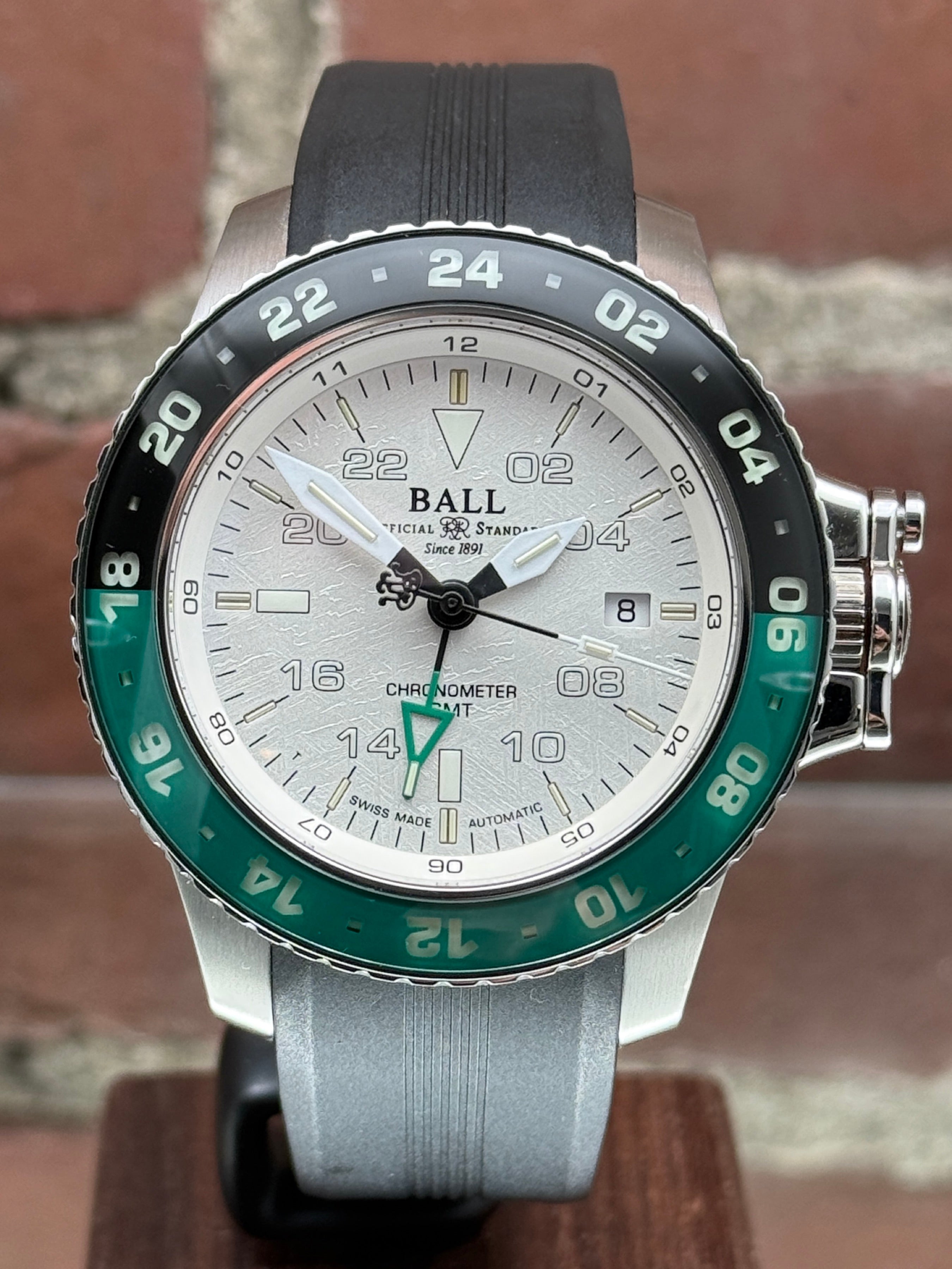 Pre-owned Ball AeroGMT II Meteorite DG2018C-S21C-MSL | steel meteorite