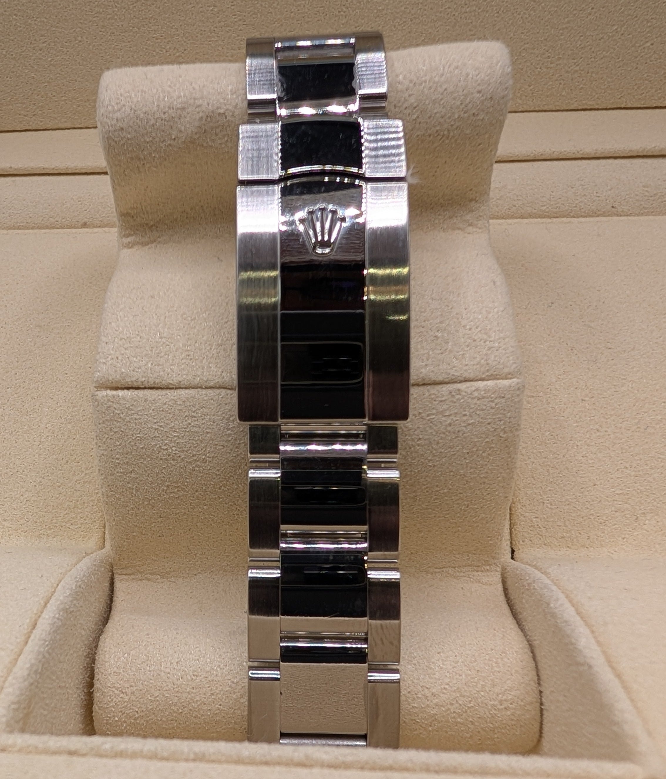 Rolex DateJust 41, "Wimbledon" Dial, Smooth Bezel (Ref. 126300)