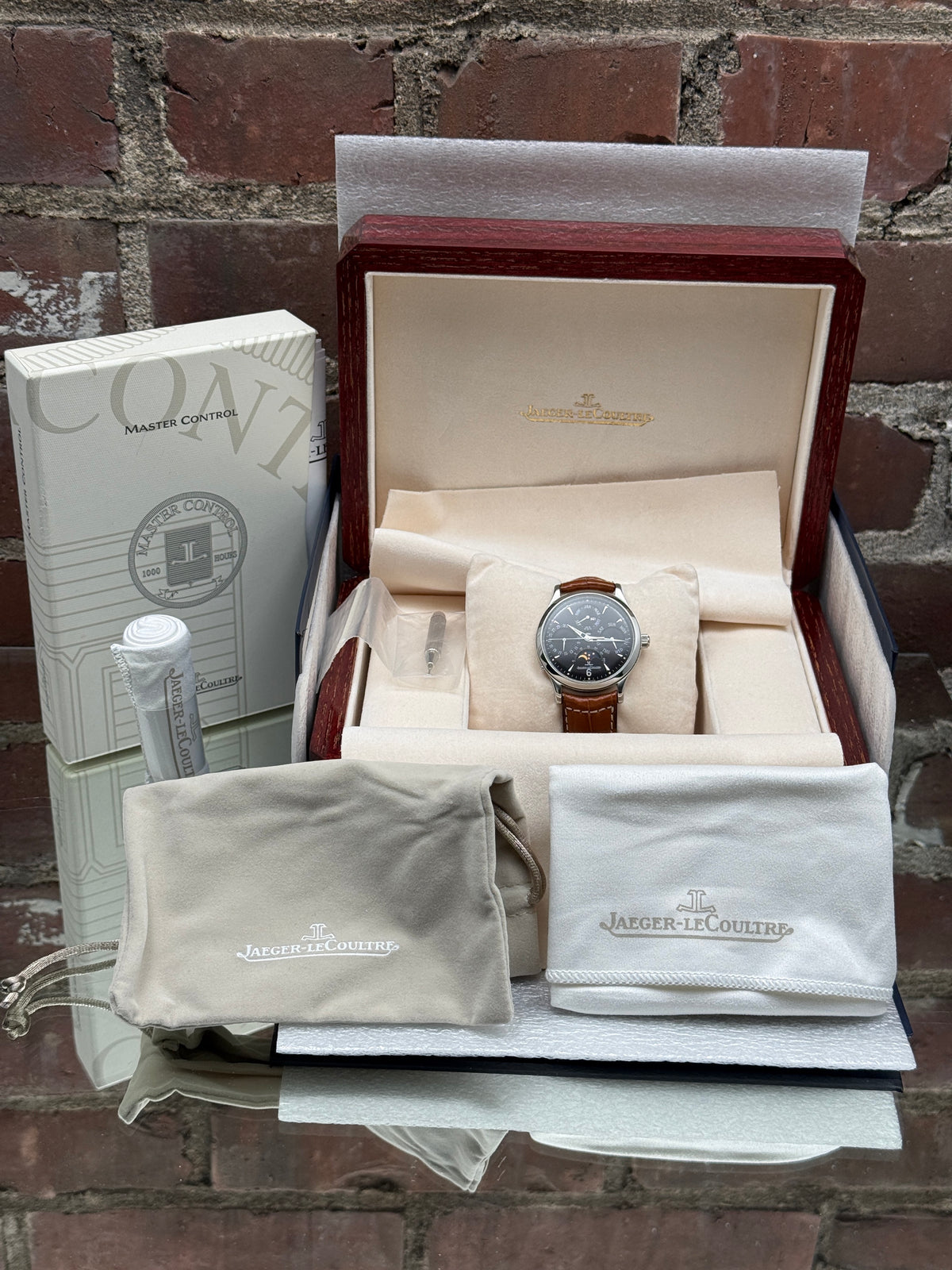 Pre-owned Jaeger-LeCoultre Master Control Perpetual 140.8.80.S | Steel Silver