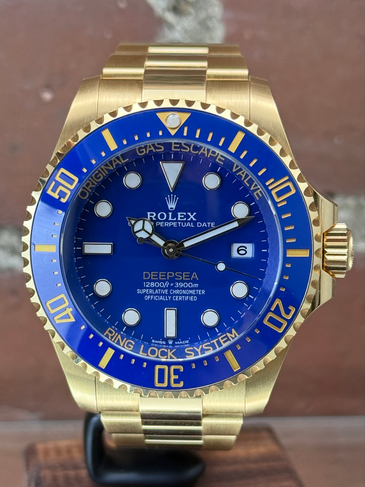 Pre-owned Rolex Deepsea 136668LB | Yellow gold Blue