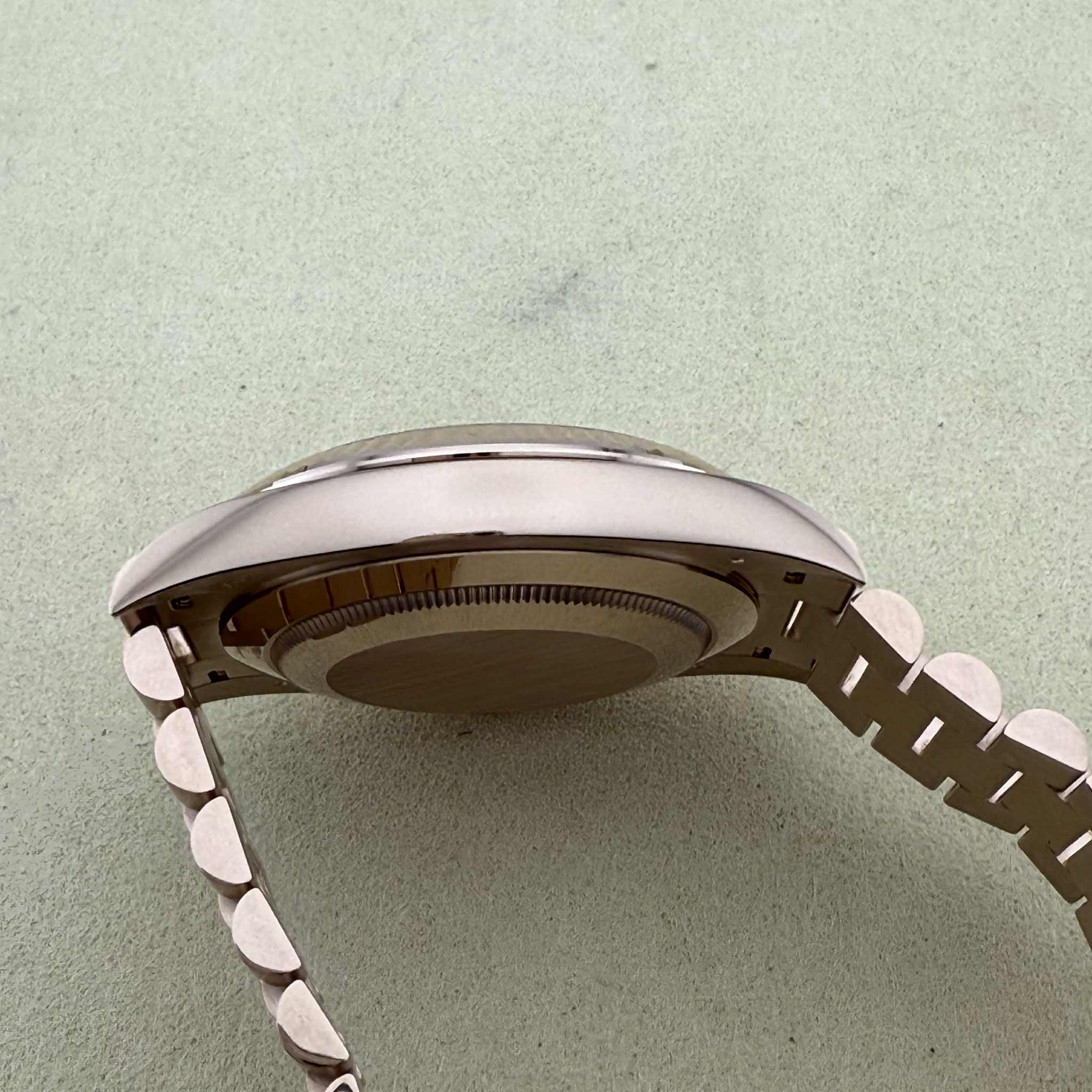 Rolex Day-Date 40 Olive Green Roman Dial 228235