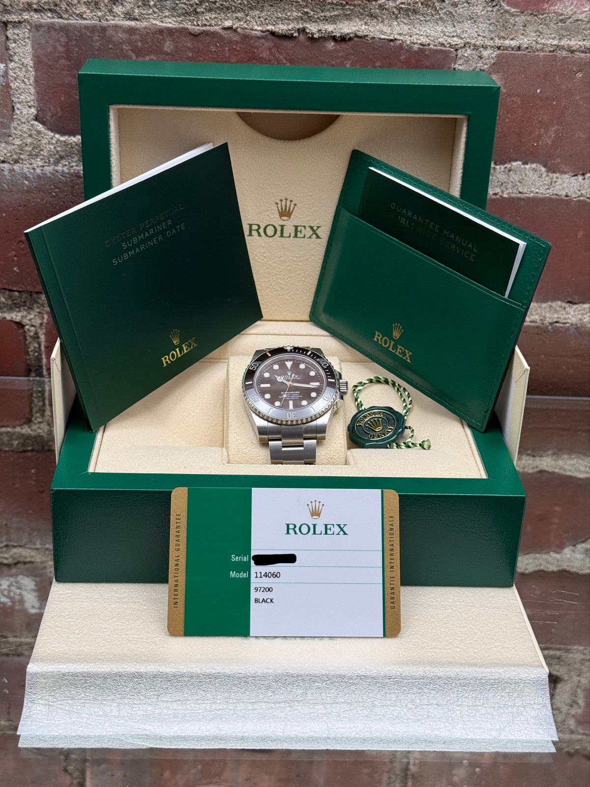 Pre-owned Rolex Submariner 114060 | Steel Black