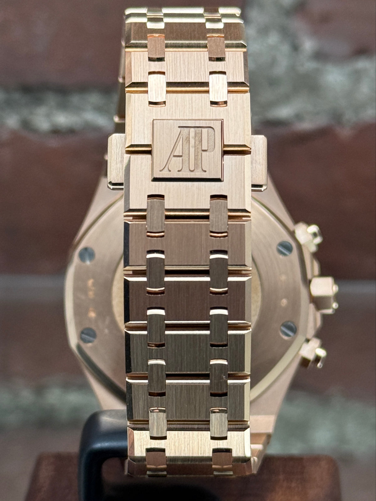 Pre-owned Audemars Piguet Royal Oak Selfwinding Chronograph 26715OR.ZZ.1356OR.01 | pink gold silver