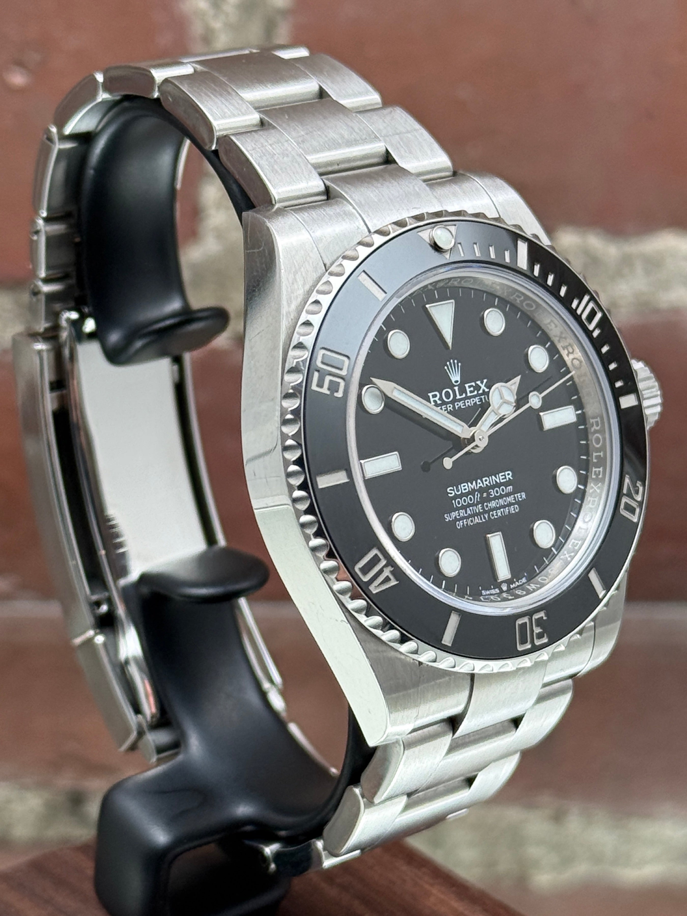 Pre-owned Rolex Submariner 124060 | steel black