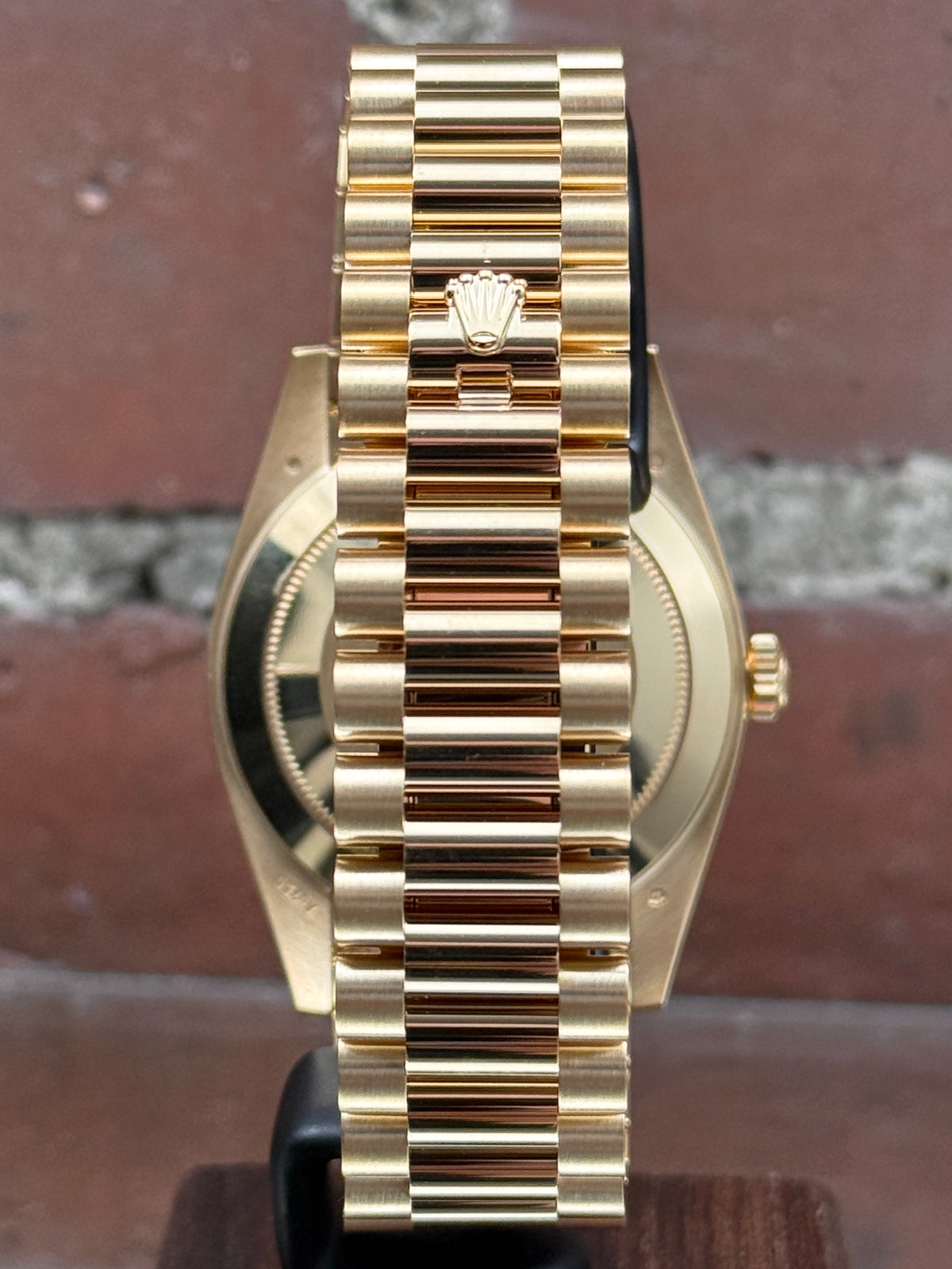 Brand new Rolex Day-Date 40 228238 | yellow gold green