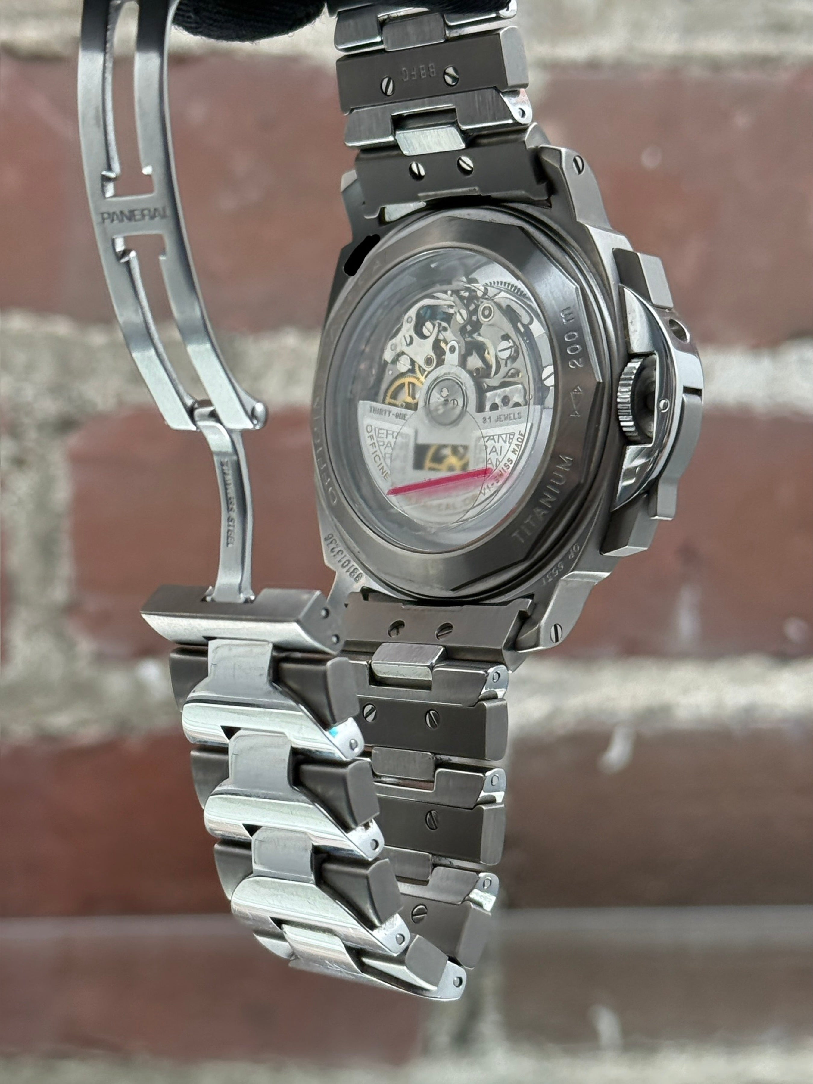 Pre-owned Panerai Luminor PAM 00060 | Titanium Silver