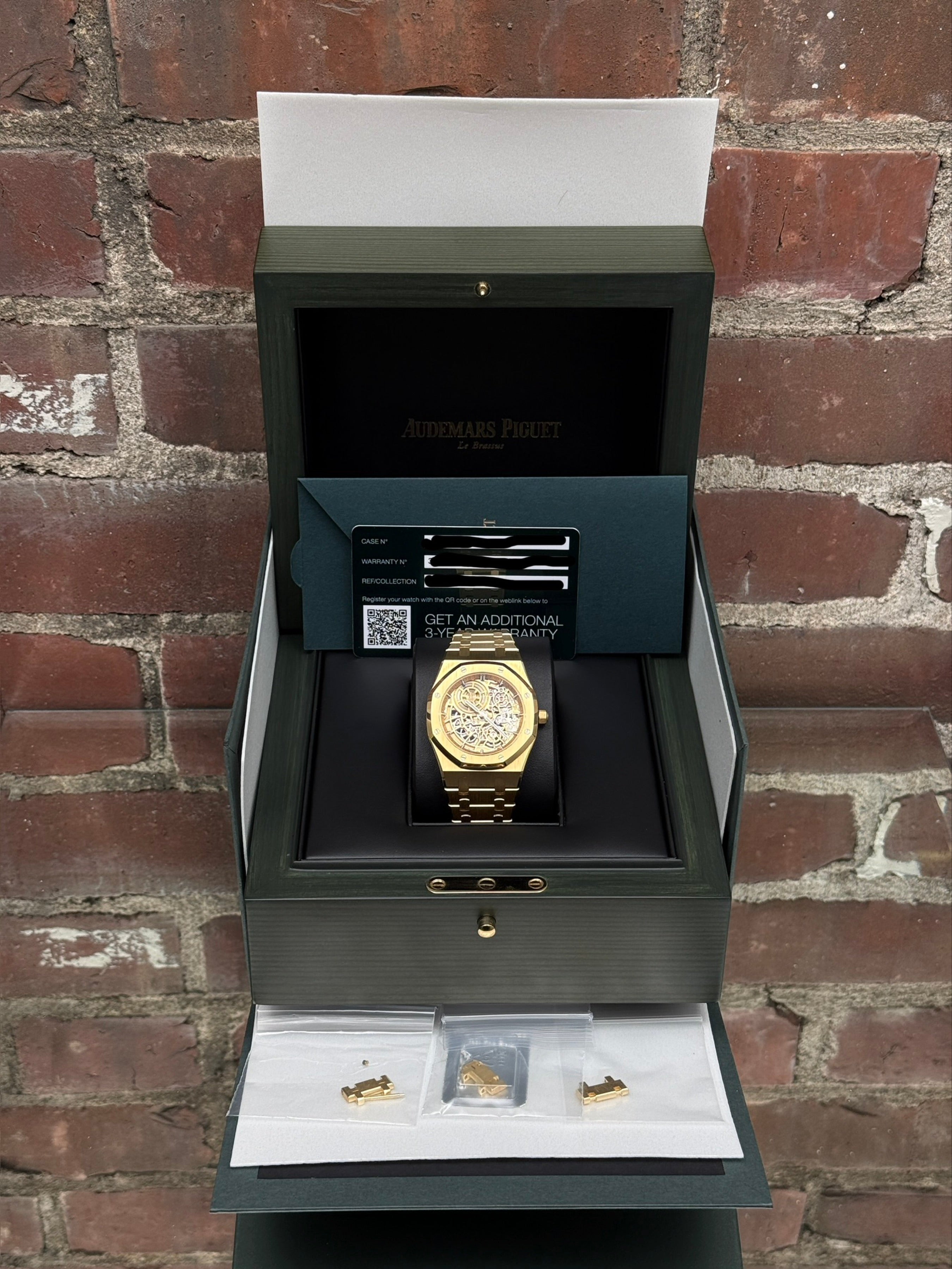 Audemars Piguet "jumbo" Extra-thin Openworked Royal Oak
