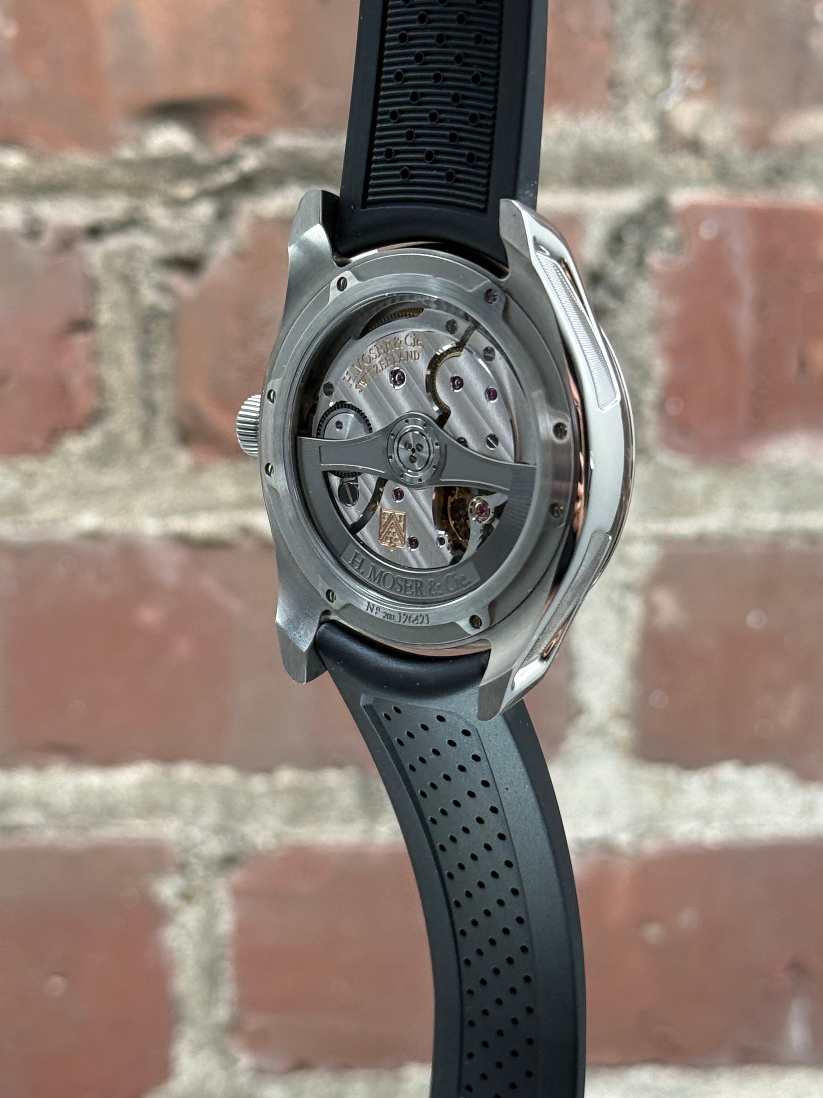 Excellent H.Moser & Cie. Pioneer Centre Seconds Mega Cool Blue Lagoon 3200-1214 | steel blue
