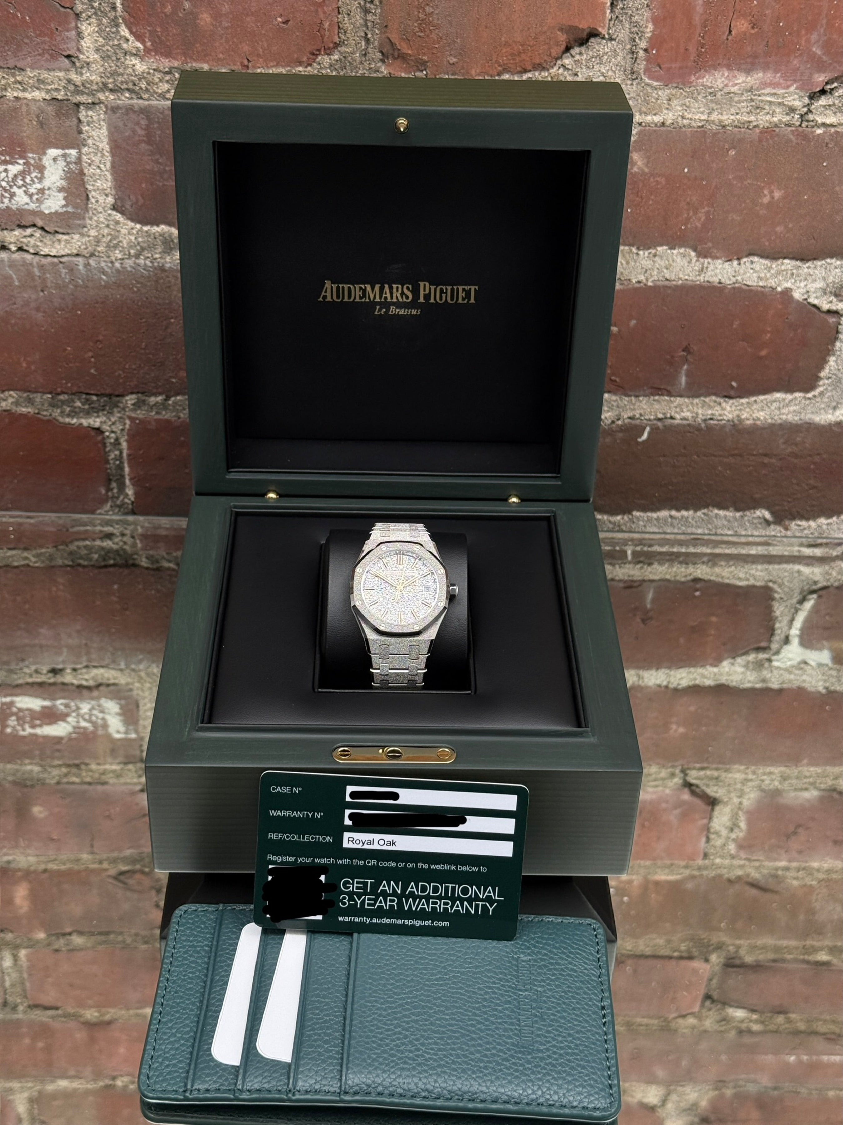 Brand new Audemars Piguet Royal Oak Lady Frosted Quartz 77450BC.GG.1361BC.01 | White gold Rhodium-plated