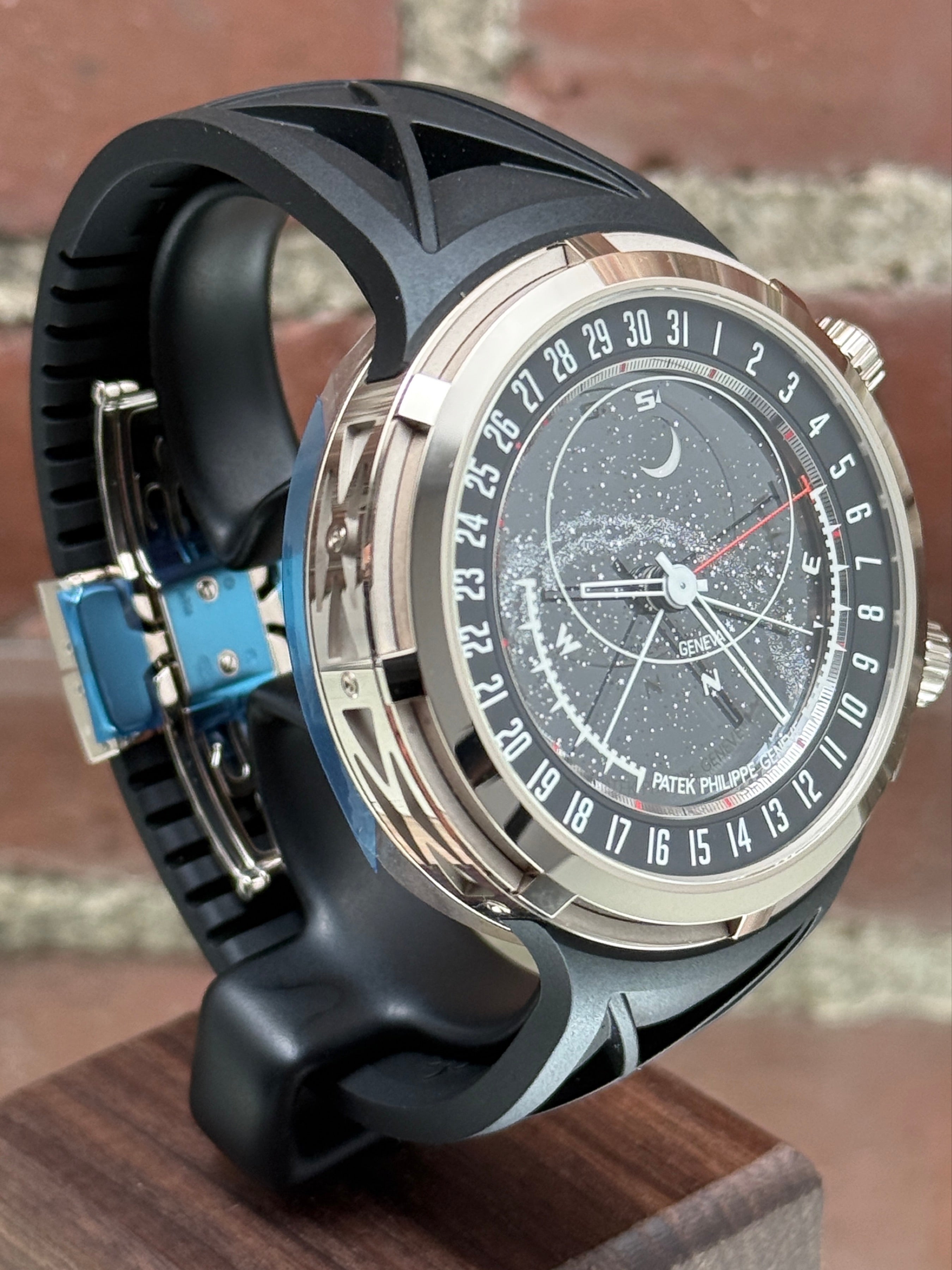 Brand new Patek Philippe 6105G 6105 | N/A N/A