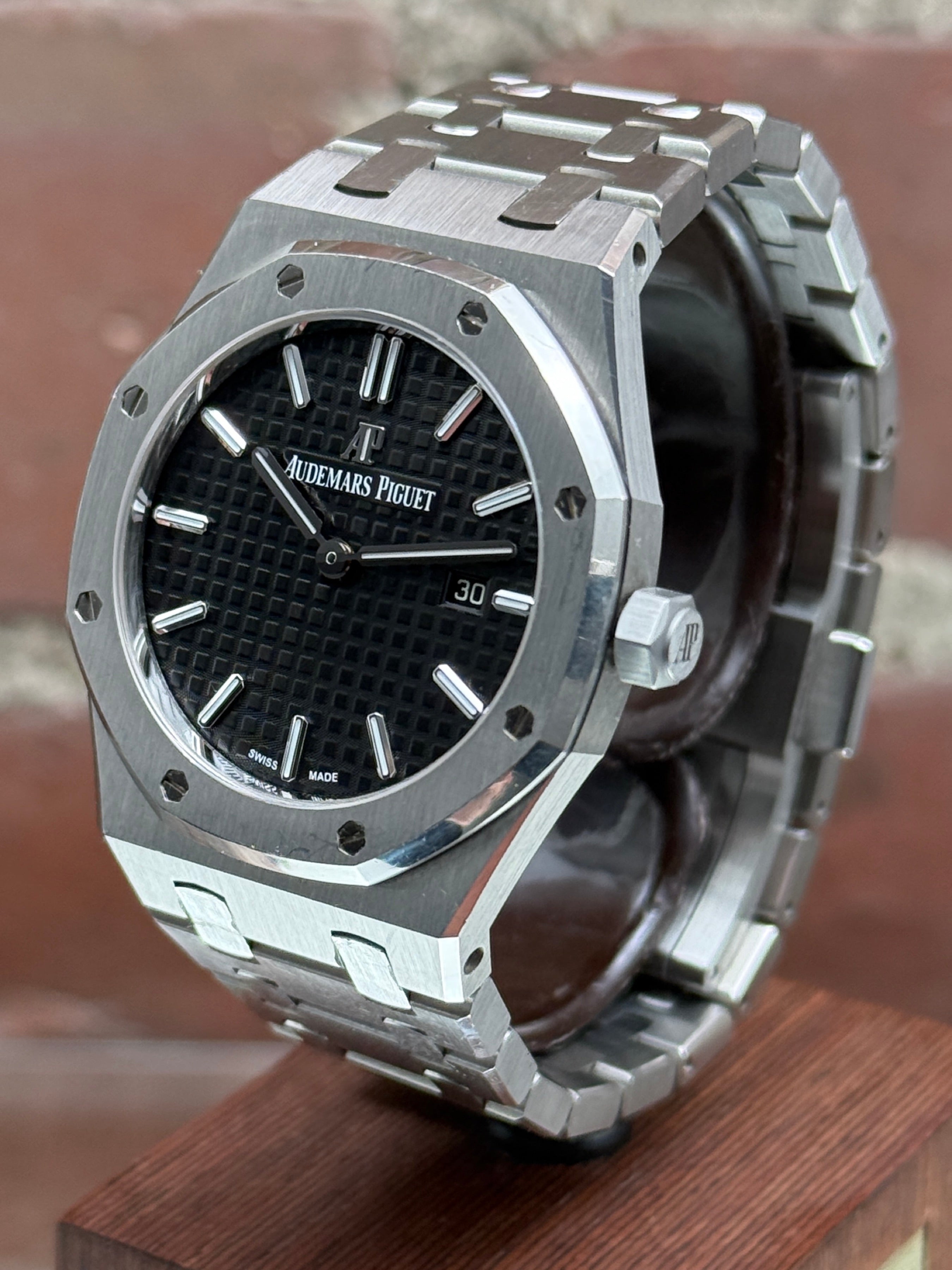 Pre-owned Audemars Piguet Royal Oak Lady 67650ST.OO.1261ST.01 | Steel Black
