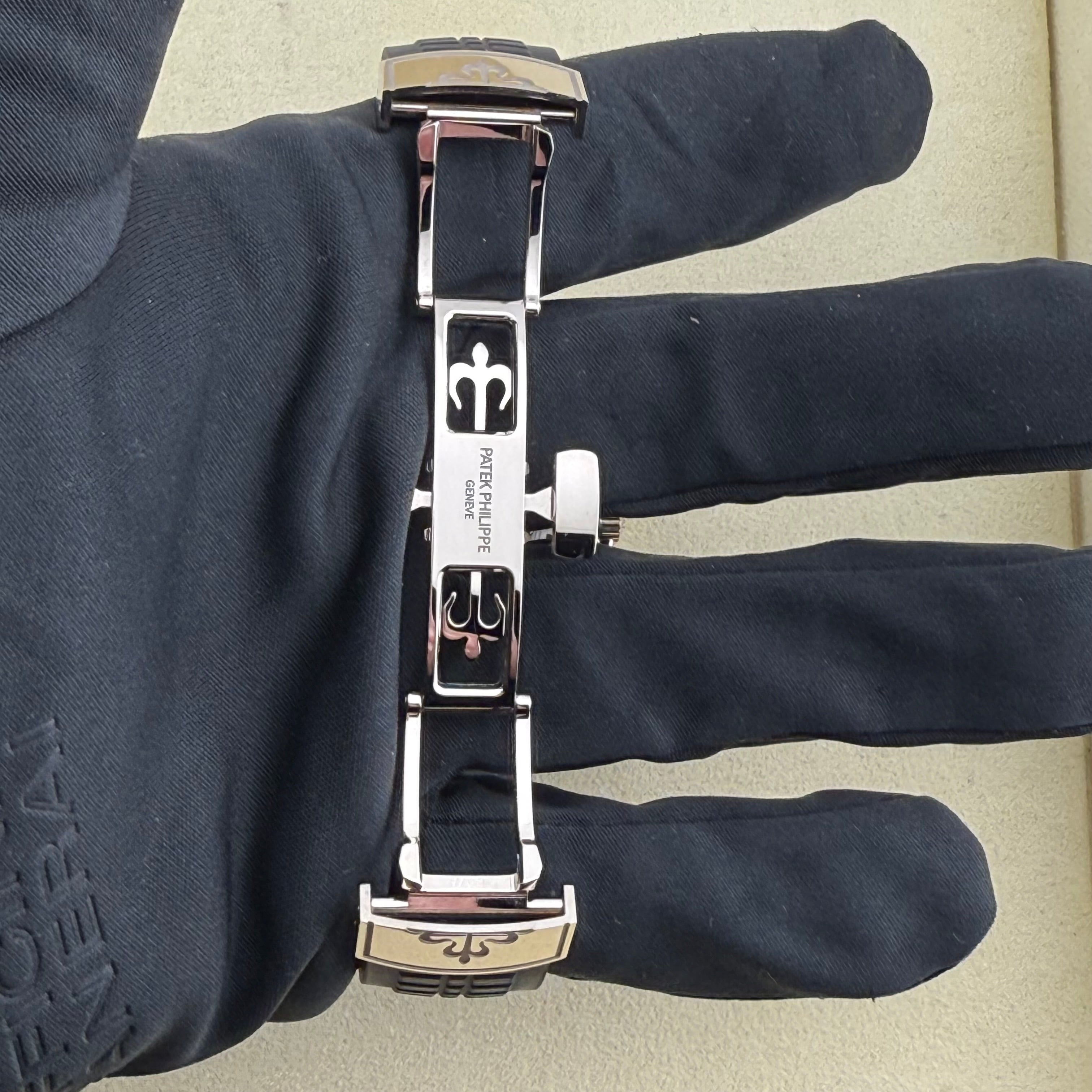 Patek Philippe Aquanaut Night Blue Embossed Dial 5168G-001