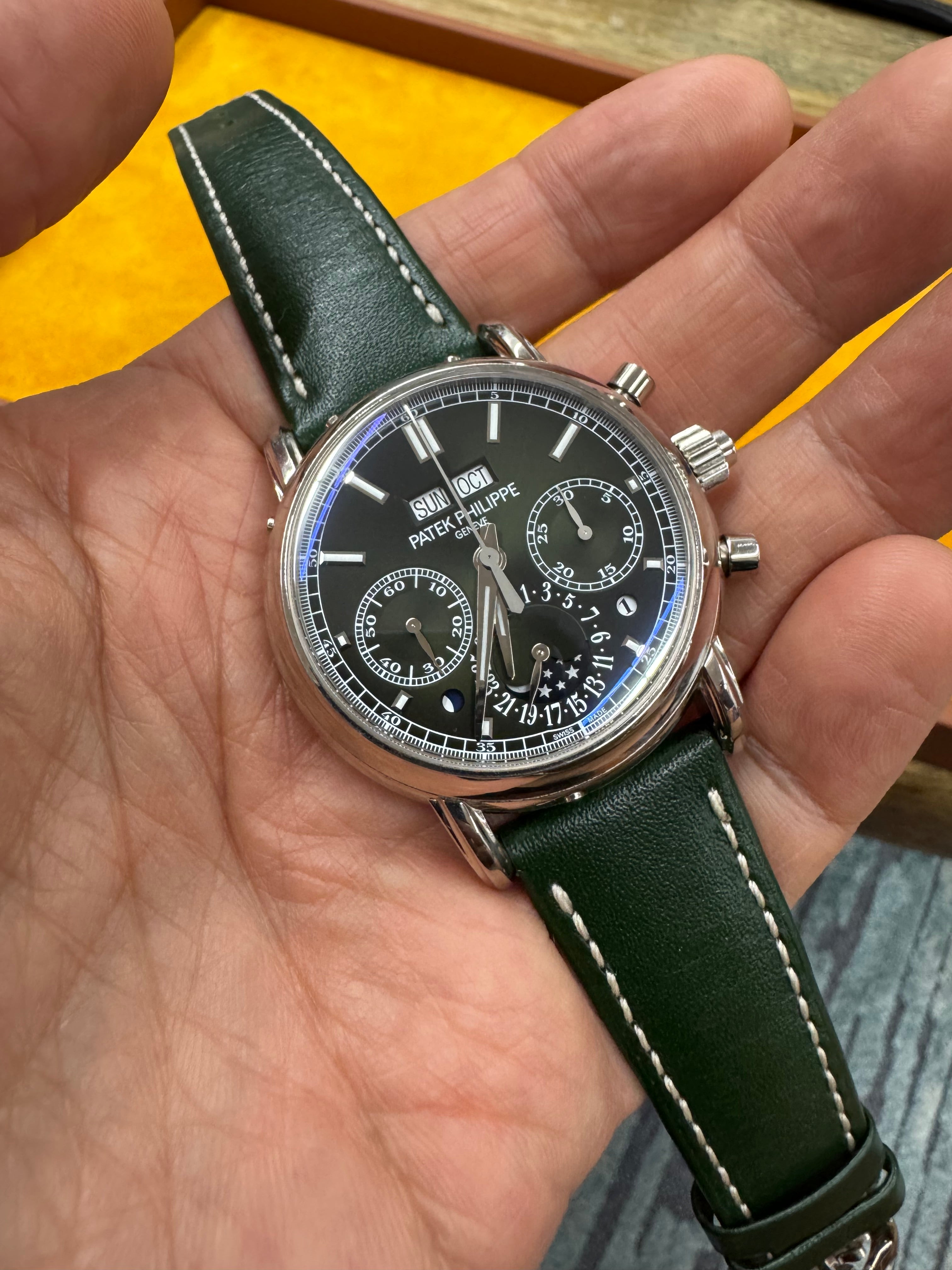 Patek Philippe Grand Complications - Split-Seconds Chronograph - Perpetual Calendar Olive Green Dial 5204G-001