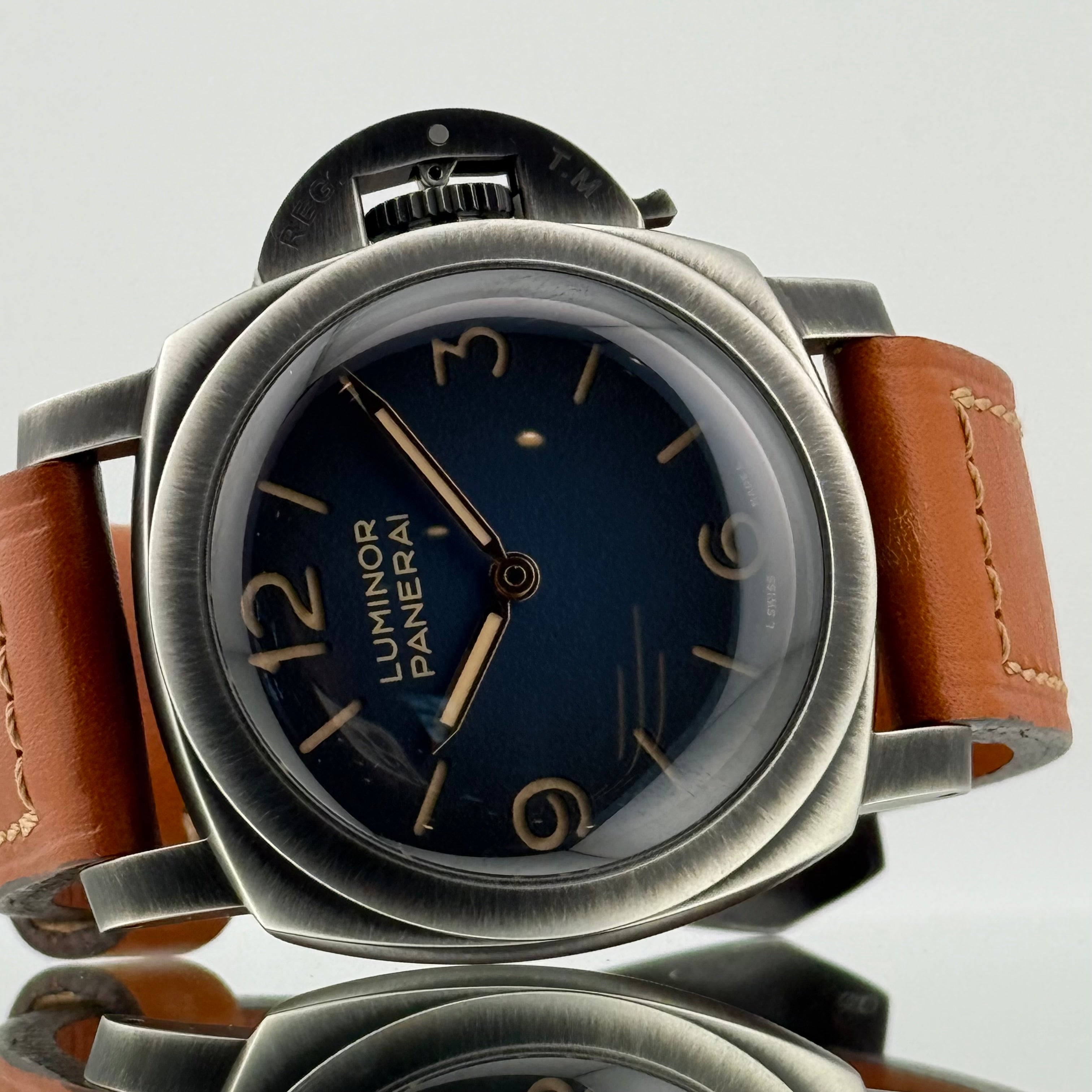 Panerai Luminor Venticinque Blue shaded with luminous Arabic numerals and hour markers Dial Pam02025